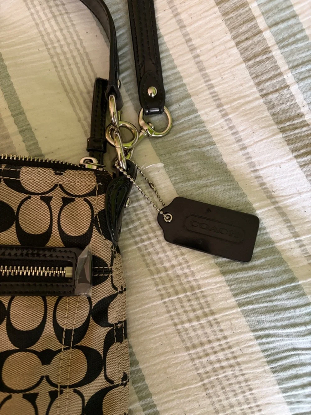 Authentic Coach Khaki and Black Signature Canvas Crossbody - Picture 4 of 6